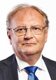 HILLER ISTVÁN fényképe
