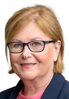 PÉTERFALVINÉ KALMÁR PIROSKA fényképe