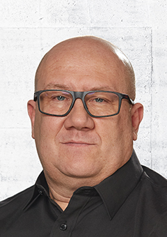 SZENTMIKLÓSI TAMÁS LÁSZLÓ fényképe